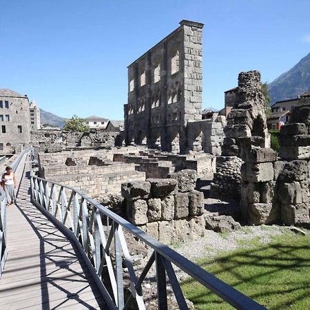 Casa Lucy Apartment Aosta Bagian luar foto
