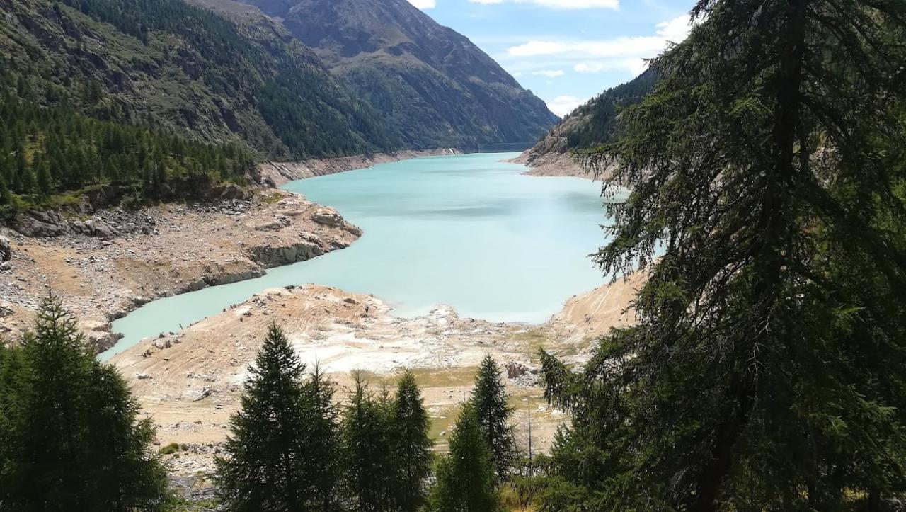Casa Lucy Apartment Aosta Bagian luar foto